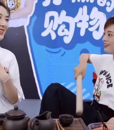 孙俪爆料老公视频播放,揭秘家庭生活点滴 第2张 孙俪爆料老公视频播放,揭秘家庭生活点滴 第2张